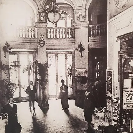 In Historical Center Of Palais Belle Epoque ,international * Vichy